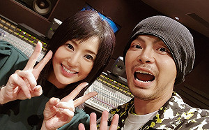 黃明志同框傳奇女優「蒼井空」！曬10年前對比照 網驚：越來越正