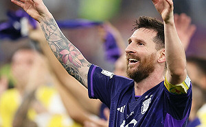 (影)「別讓我找到梅西！」他踢墨西哥球衣 墨拳王怒嗆3日後改口道歉