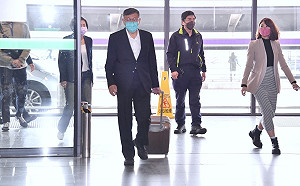 出訪沖繩拚疫後觀光 柯文哲自曝首度搭廉航 