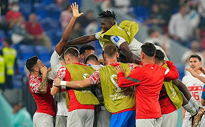 世足／瑞士踢進3球獲勝  搭上16強末班車