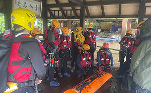 新北「三棲義消特搜」 強化溪谷搜救訓練