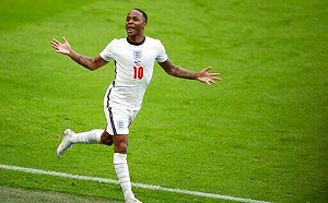 世足／家中遭到武裝強盜！英格蘭前鋒史達林緊急回國