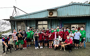 擁抱貓咪初體驗 三芝國中師生參訪新北動物之家樂開懷