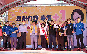 最終之戰!黃復興力挺黃敏惠 民主少年陪李俊俋掃街
