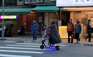 新北交通局提醒:電動滑板車等個人行動器具禁止行駛道路