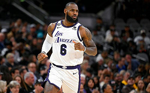 NBA/詹皇合體AD狂砍69分!完全體湖人擊敗活塞