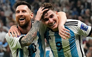 世足/梅西安心退休吧 22歲超級新星梅開二度、準備接棒