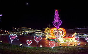 點亮舊城區!台中耶誕嘉年華帶動人潮商機  旅宿業一房難求