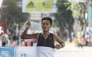 台北馬低溫開跑  周庭印衛冕路嚴峻