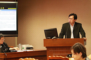 傳統領域辦法限公有地 黃國昌批：犯法律基本錯誤