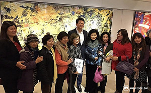 再戰新北市？周錫瑋開畫展試水溫 聽民意看天意