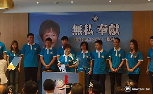 力拚連任黨主席 洪秀柱：洗刷國民黨恐龍政黨污名