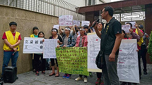 立益關廠 工人突襲老闆家未獲回應