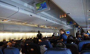 聯航又趕乘客下機 這次他們有話說