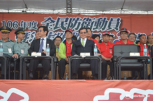 境外戰鬥會議，涂醒哲力求「接地氣」，翻轉民調