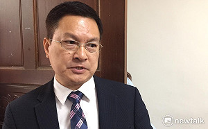 傅崐萁批前瞻恐釀財政黑洞　魏明谷:輕軌最省錢不浪費