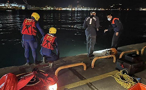 國中生跳香蕉碼頭！警消急下海尋人