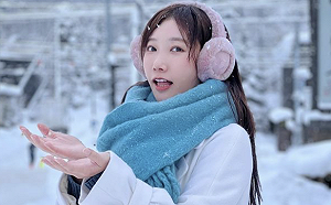 雪中「初戀色穿搭」超吸睛!安啾曝出遊照網嗨:佐藤健報到