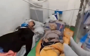 (影) 疫情海嘯! 北京重症老人塞爆診間只能躺地板 深圳看診要排15小時