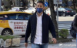 跑行程遇騎士車禍 吳怡農下車檢傷待救護車抵達才走