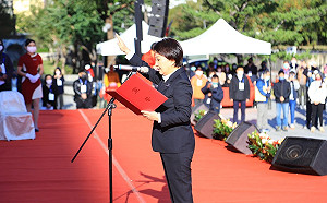 盧秀燕連任就職 提出十大施政方針