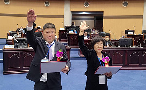 正副議長當選名單》國民黨多人跑票 民進黨連基隆都拿下 議長選舉史上最多席