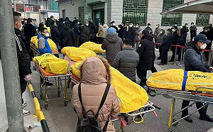 染疫死亡竟成商機？上海現「殯葬黃牛」「黑仲介」