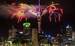 紐西蘭迎接2023 天空塔、海港大橋璀璨煙火燈光秀