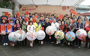 新莊辦彩繪燈籠DIY迎新年   侯友宜盼市民平安上好、幸福兔U