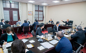 蘇揆：請指揮中心研議自中國啟程轉機抵台旅客 採適當檢疫措施