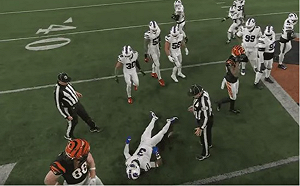 驚！NFL球員比賽中遭激烈撞擊 心臟驟停緊急送醫