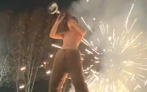 (影) 煙火革命再起? 不理中共禁令 多地民眾仍放煙火 還吹嗩吶慶新年