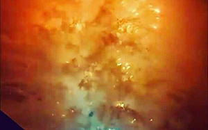 新手攝影把101煙火拍成「世界末日」陸網偷圖稱 : 被解放軍飛彈打了