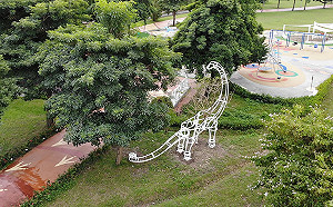 呆萌雷龍現身新北浮洲兒童遊戲場