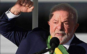 「波」粉大鬧國會、總統府! 巴西總統盧拉緊急返首都 衝抗議現場視察