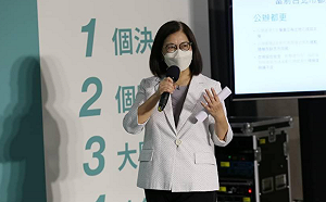 王鴻薇嗆「蹭我夠久了」管碧玲反擊：情緒化易犯錯