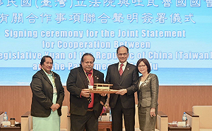 一天接見國外3訪團 游錫堃籲民主國家催化中國民主化