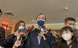 蘇貞昌「換不換都一樣」 朱立倫：牽扯綠營嚴重派系鬥爭