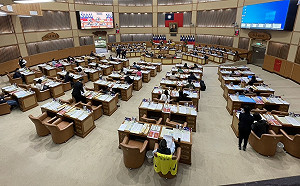 卓冠廷揭新北過去12年「超徵」11年 證實老K「爭利」「失靈」說法扭曲