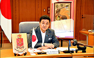 日媒：岸信夫最快2月辭眾議員 長子將參加補選