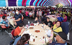 Abc獅子會寒冬送暖  席開百桌款待千人共享幸福年菜