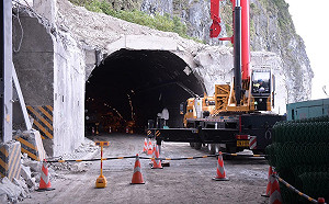 蘇花大清水路段搶通  臨時鋼棚架預計4月底完工