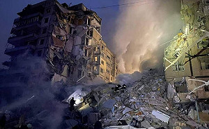 俄飛彈襲擊烏東公寓增至 30 死  逾40人失聯  居民批恐怖主義