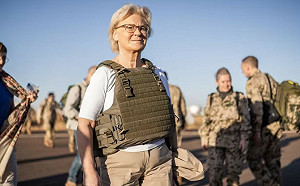 德國對中強硬防長要下台? 她數度失言 民調暴跌剩13% 將自請辭職