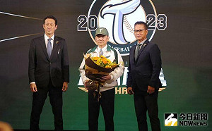 洪總3年保障合約！待遇相當合理