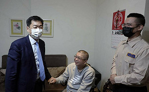 陳宗彥春節前慰訪 「喘息服務」讓受傷退役弟兄好窩心