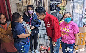 台灣基進李宗霖結合沐恩關懷協會 捐米送暖陪弱勢家庭過好年