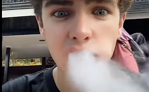 抖音一響... 印尼25兒童進行「龍之吐息」挑戰 致食道受損、內臟灼傷