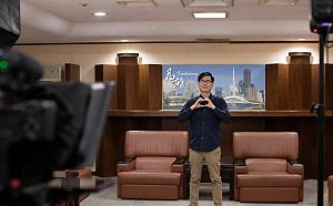 （影）陳其邁全台首創圍爐夜唱！ 賀歲搭演唱會熱潮行銷高雄