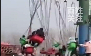 (影)春節又出事故！中國旋轉鞦韆「絞成麻花」 乘客撞成一團慘遭拋飛